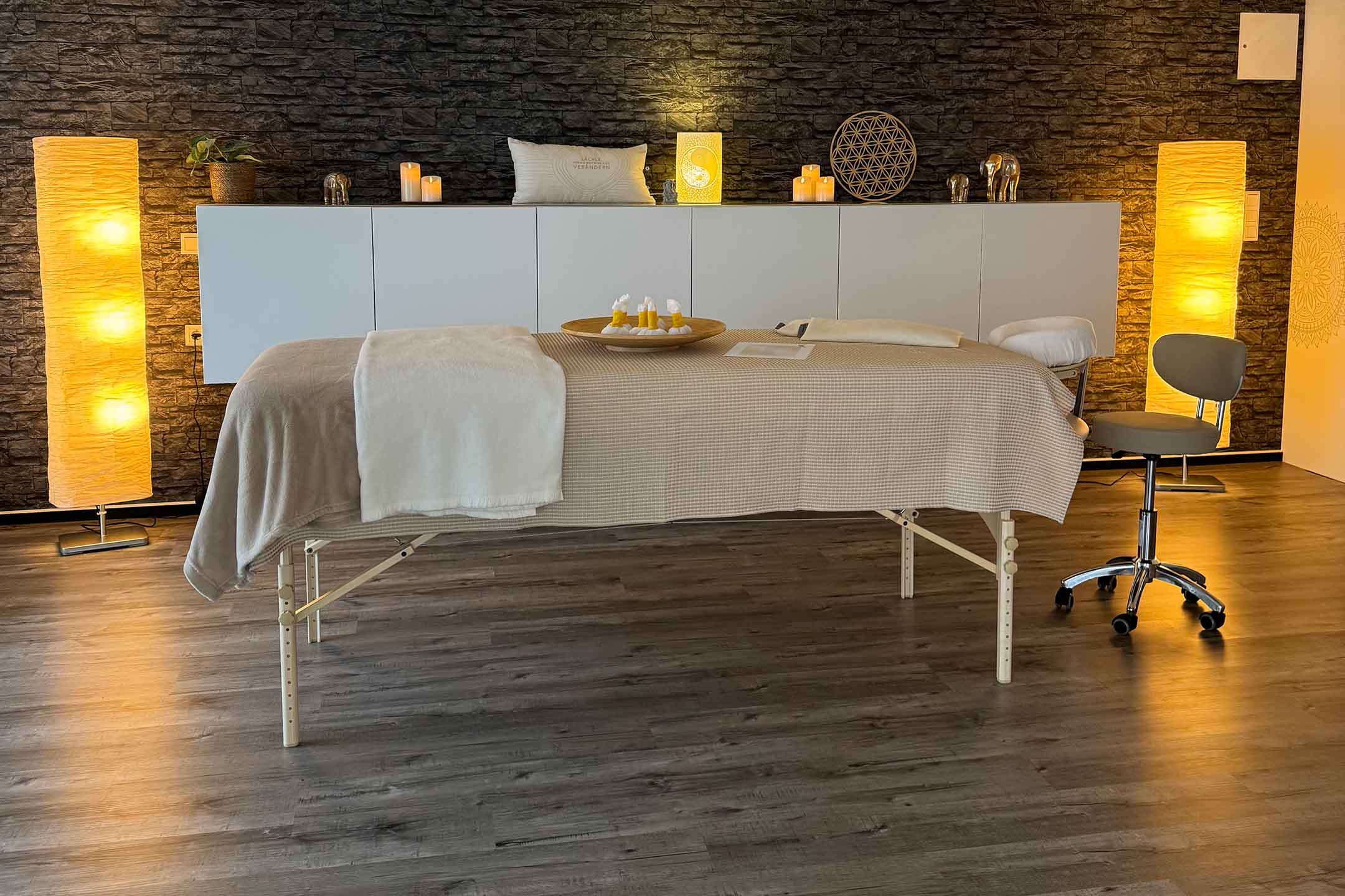 Jetzt Manuela Kremer kontaktieren und einen Termin im Studio Sonnenpfad in Lennestadt-Elspe buchen!